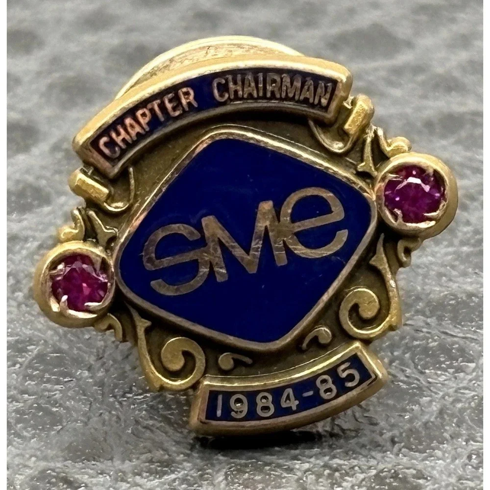 SME Society of Manufacturing Engineers 1984-85 Gold Fill Lapel Pin Ruby Enamel